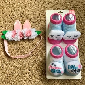 Lot of NWT baby socks and bunny head band